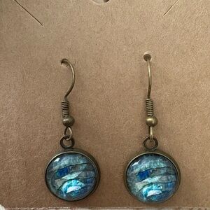Handcrafted Oyster Pearl Design Dangle Earrings